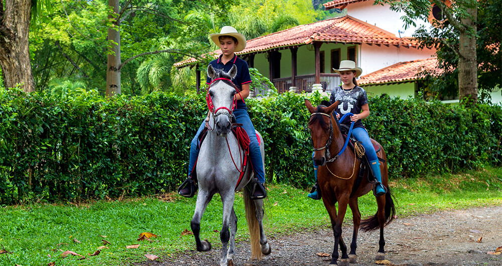 EXPERIENCIAS-3_CABALGATAS.jpg